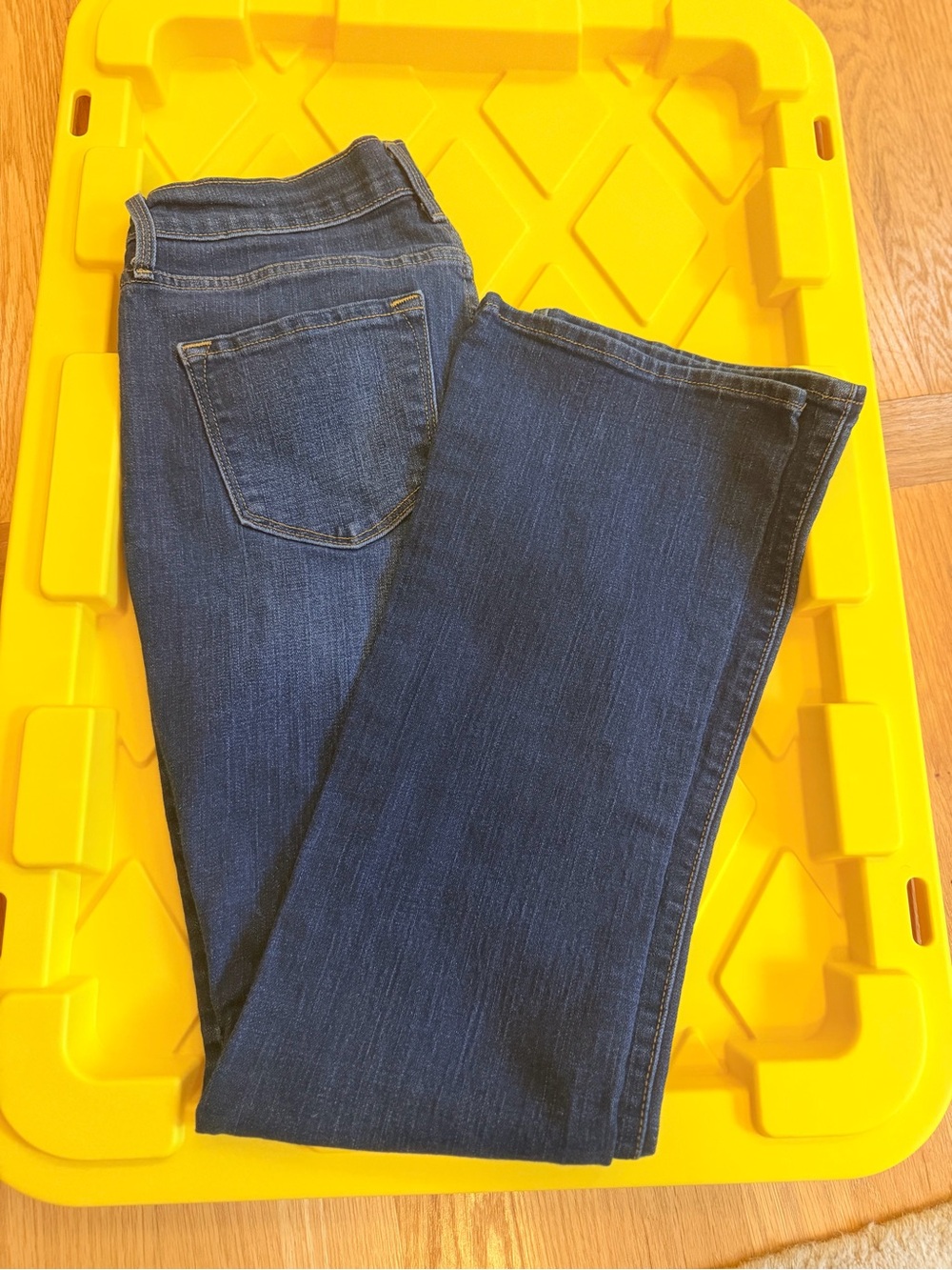 Ladies Size 6/28 "Old Navy" Dark Blue Boot-Cut Jeans GUC